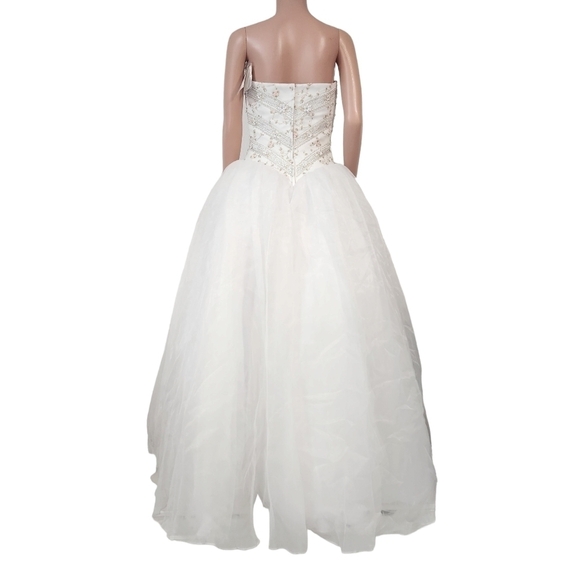 Q by Da Vinci White With Embroidered Spring Floral Quinceañera Dress Size 8 - Picture 9 of 14